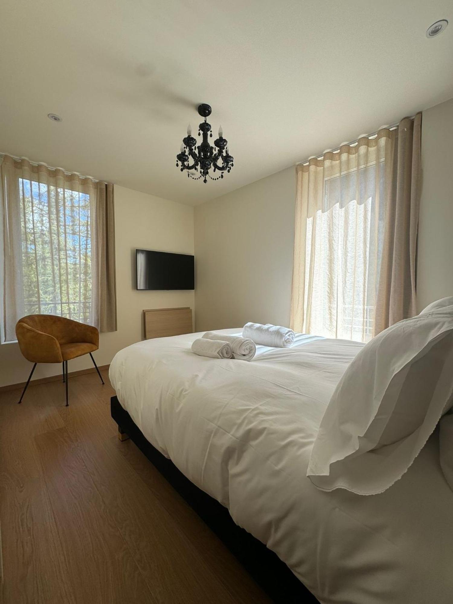 Appartements Confortables Avec Vue Montagne - Residence Villa Belle Fleur Château-Ville-Vieille Esterno foto