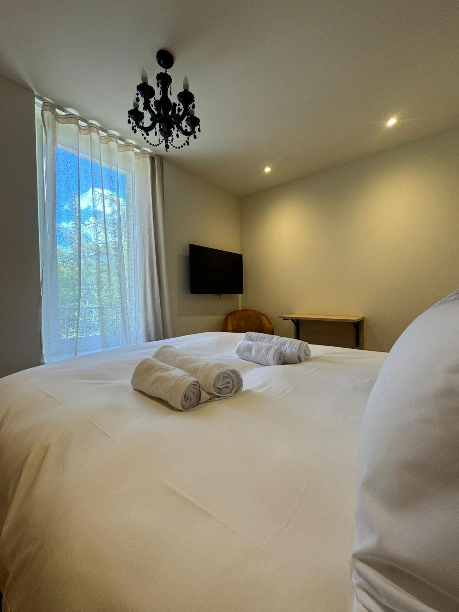 Appartements Confortables Avec Vue Montagne - Residence Villa Belle Fleur Château-Ville-Vieille Esterno foto
