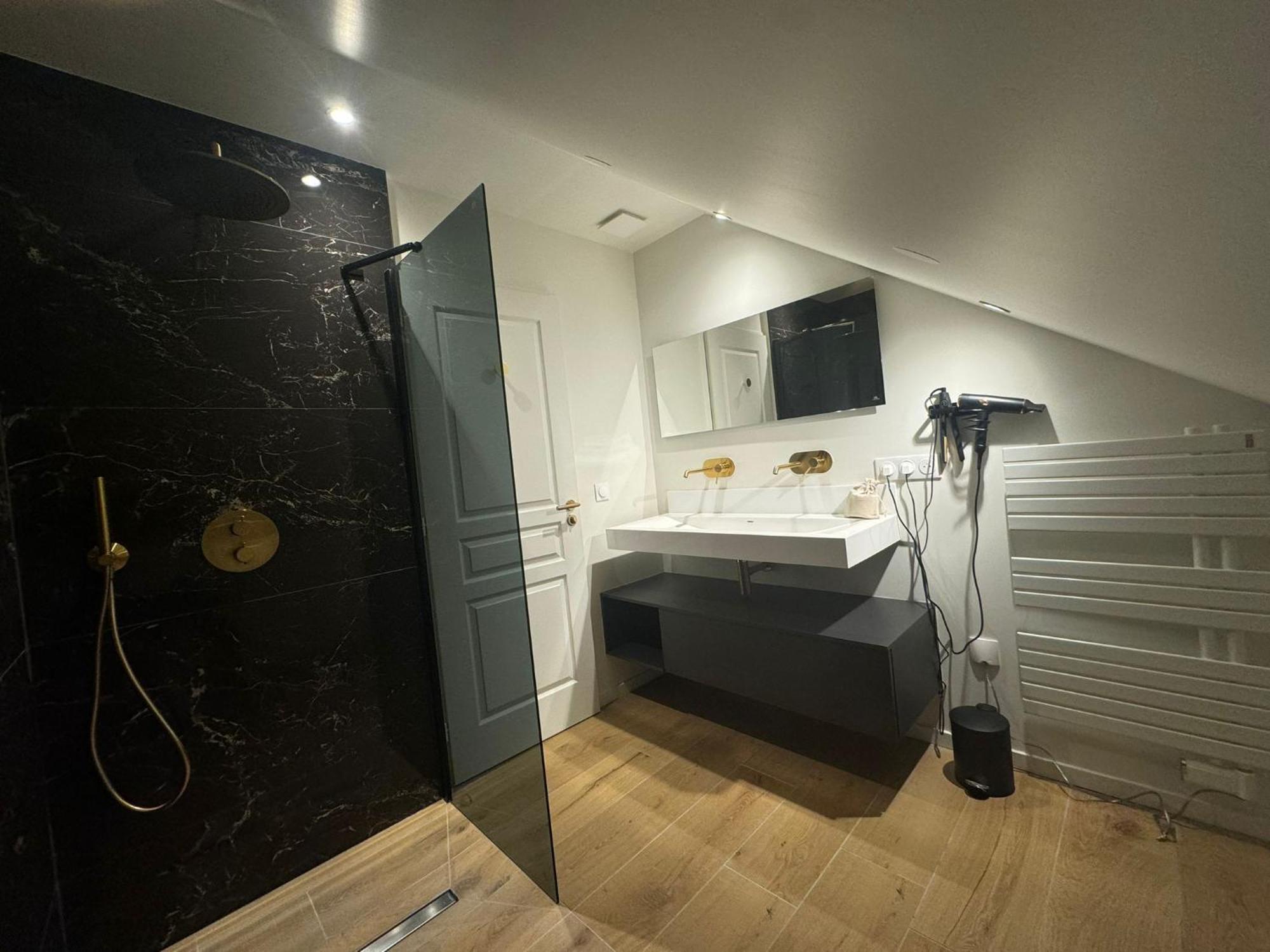 Appartements Confortables Avec Vue Montagne - Residence Villa Belle Fleur Château-Ville-Vieille Esterno foto